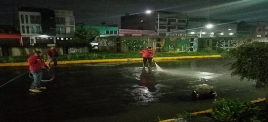 Brigadas CAEM realizan limpieza en Neza y San Mateo Atenco