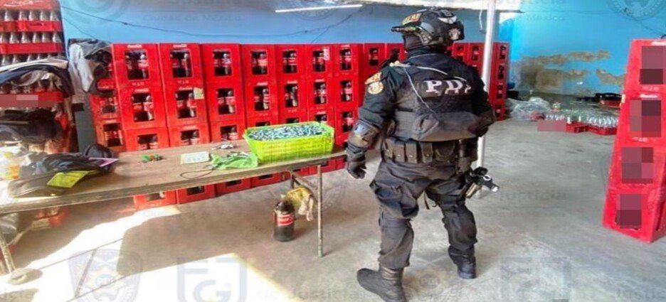 Vinculan a proceso a personas de fábrica clandestina de refrescos en Neza