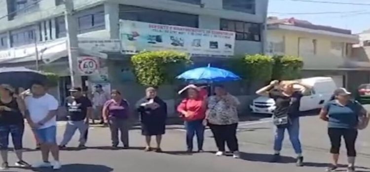 Bloquean Palacio Municipal por falta de agua en Nezahualcóyotl