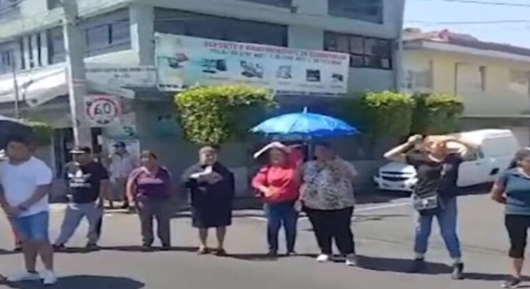 Bloquean Palacio Municipal por falta de agua en Nezahualcóyotl