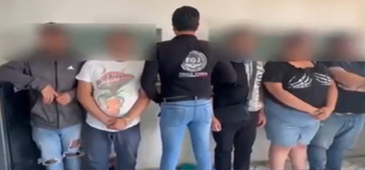 Detienen a 64 presuntos extorsionadores al desmantelar “Call center” en Neza