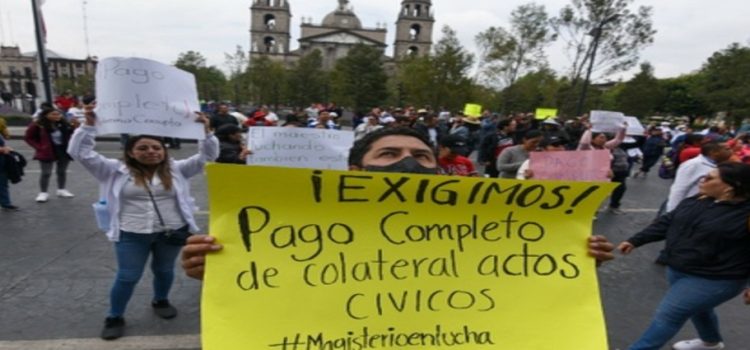 Siguen los bloqueos por parte de maestros en autopistas del Edomex; exigen pago de prestaciones