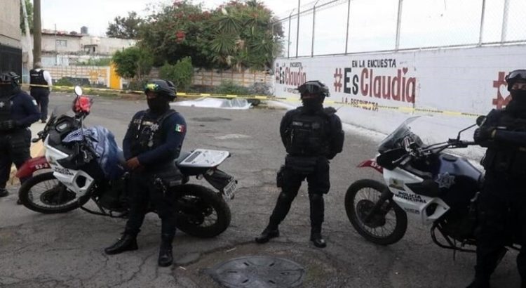 Presunta patrulla de cdmx abandonó cadáver en Neza