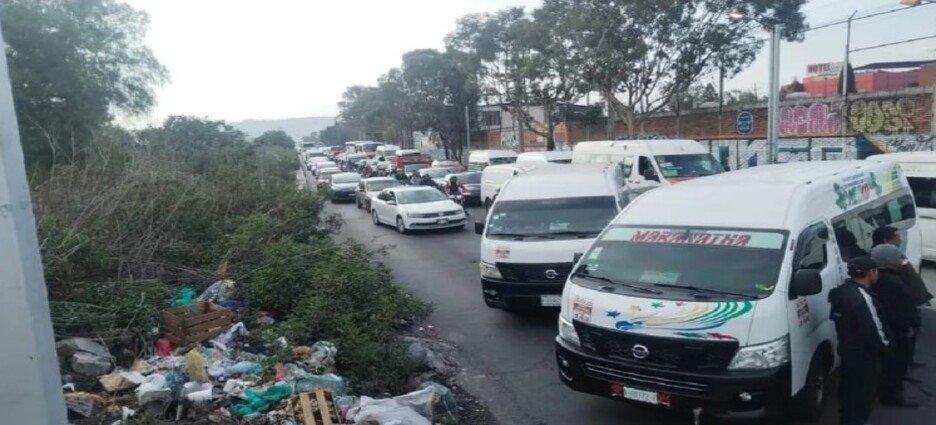 Transportistas denuncian circulación de unidades piratas en Neza