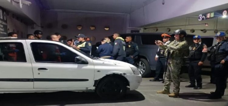 Joven que fue herida tras balacera con policías de Neza, murió en el AICM