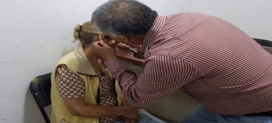 Realizan exámenes de oído gratuitos en Nezahualcóyotl
