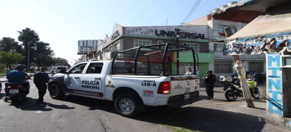 Motociclista atropella y mata a adulto mayor en calles de Neza