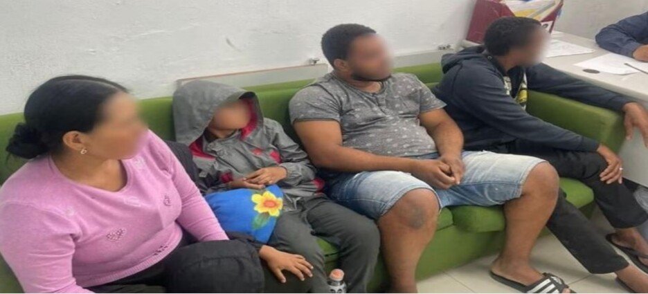 Rescatan a 5 migrantes que estaban en vivienda en Nezahualcoyotl