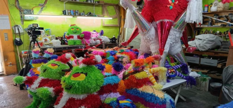 Piñatas inflarán sus precios ante aumento de precios en Neza
