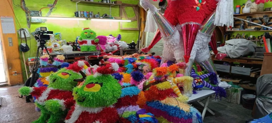Piñatas inflarán sus precios ante aumento de precios en Neza
