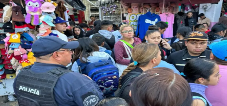 Comerciantes realizan recorridos contra ladrones en tianguis del Edomex