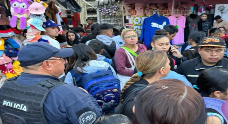 Comerciantes realizan recorridos contra ladrones en tianguis del Edomex