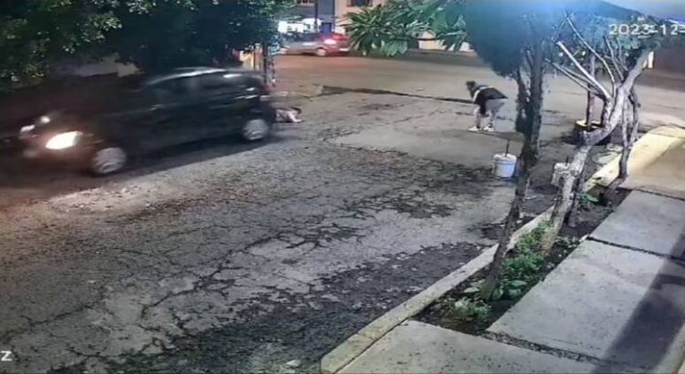 Exigen justicia y la detención del sujeto que arrolló a una mujer de la tercera edad en Neza