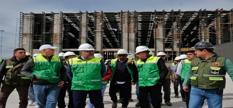 Horacio Duarte supervisa obras del Trolebús Chalco-Santa Martha en Edomex