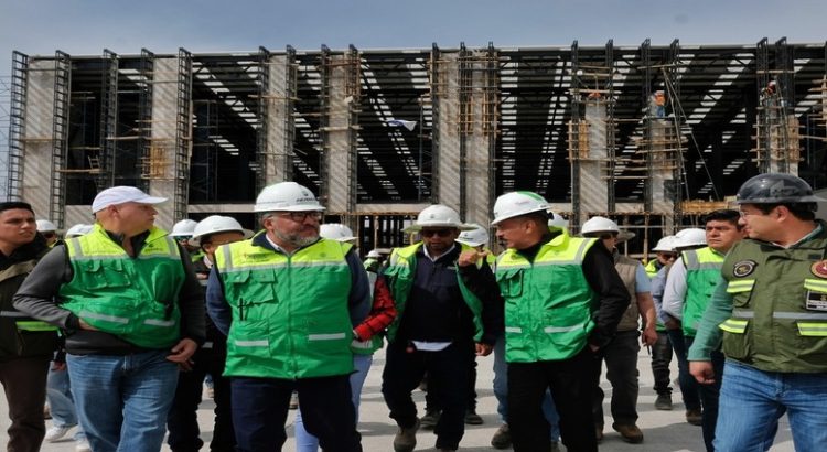 Horacio Duarte supervisa obras del Trolebús Chalco-Santa Martha en Edomex