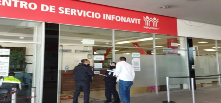 ‘Coyotes’ cobran hasta 10 mil pesos por trámites gratuitos en Edomex, advierten autoridades