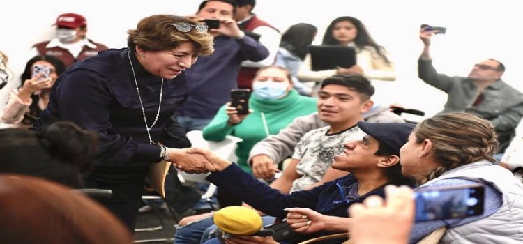 Gobernadora Delfina Gómez entrega tarjetas de la Pensión Universal para Personas con Discapacidad en Edomex