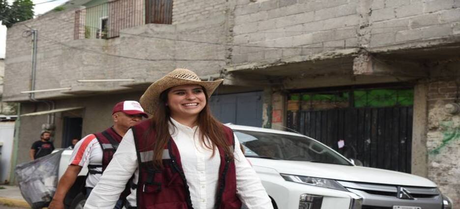 Susana Estrada dirige iniciativa "Bacheando y Ganando Neza"