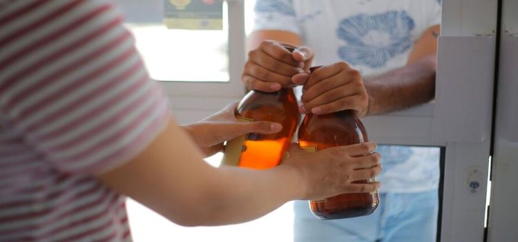 Incrementan casos de intoxicación aguda por consumo de alcohol en el Edomex