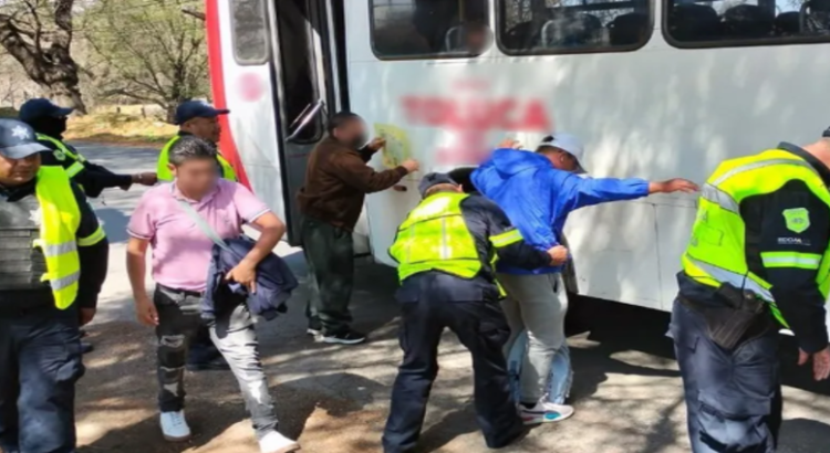 Instalan puntos de revisión para frenar robos a el transporte público en Edomex