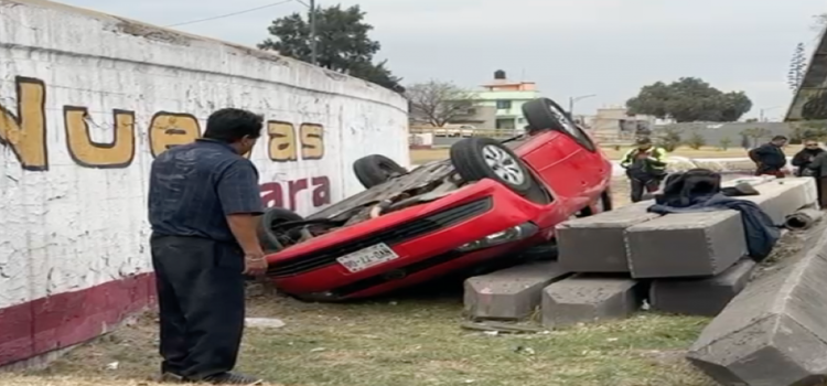 Automovilista cayó de desnivel en Nezahualcóyotl
