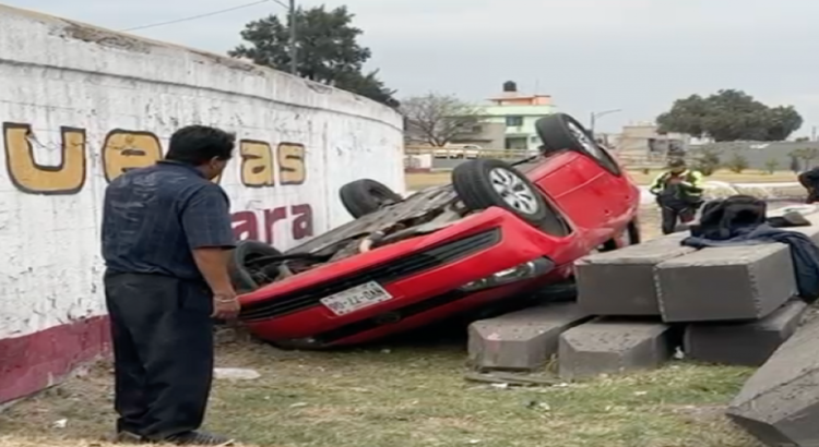 Automovilista cayó de desnivel en Nezahualcóyotl