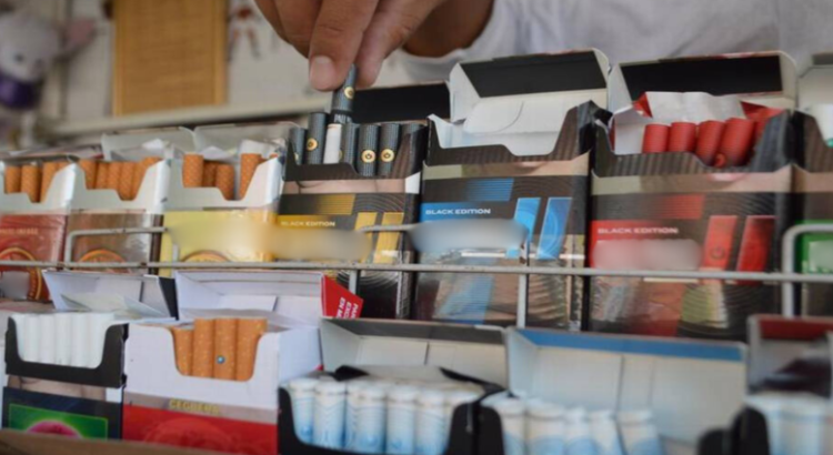 Multarán con hasta 10,800 pesos por venta cigarros sueltos en Neza