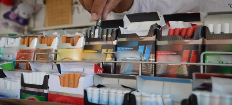 Multarán con hasta 10,800 pesos por venta cigarros sueltos en Neza