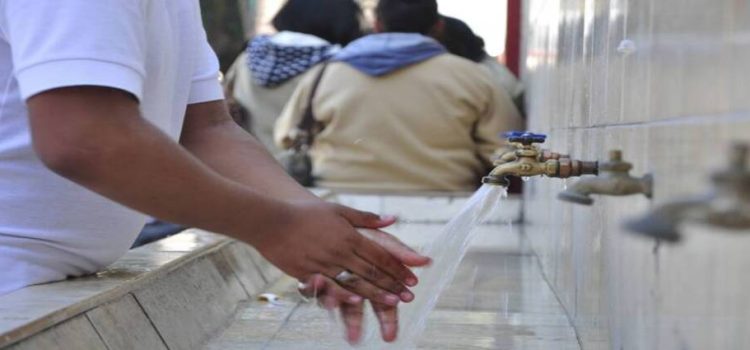 Escuelas de Edomex no reportan falta de agua
