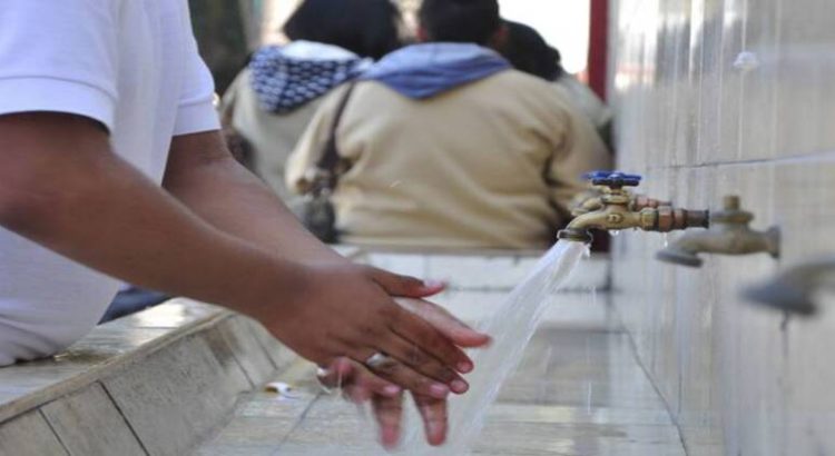 Escuelas de Edomex no reportan falta de agua