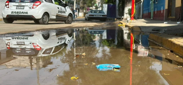Más de 50,000 habitantes en Neza, sin agua por mega-fuga en Los Reyes La Paz