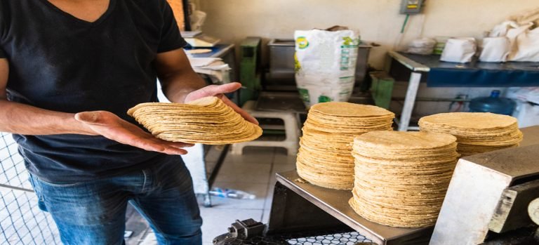 Sube el precio de la tortilla en Neza por escasez de agua