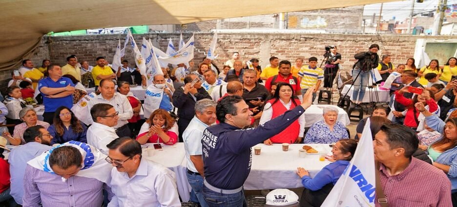 Enrique Vargas se Reúne con Residentes de Nezahualcóyotl