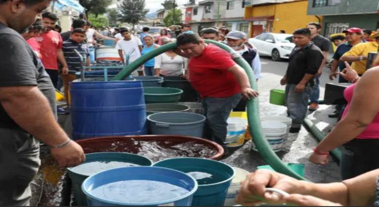 Reportan nueva fuga de agua en el ramal Tláhuac-Mixquic; afecta a miles de habitantes en Neza