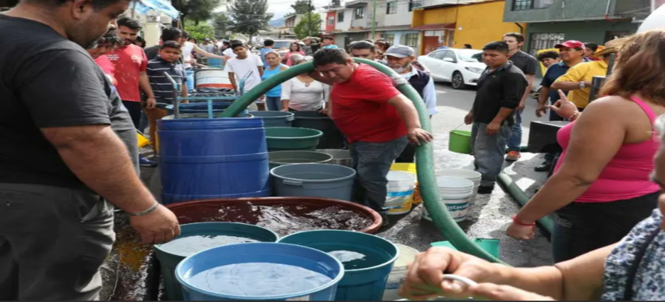 Reportan nueva fuga de agua en el ramal Tláhuac-Mixquic; afecta a miles de habitantes en Neza
