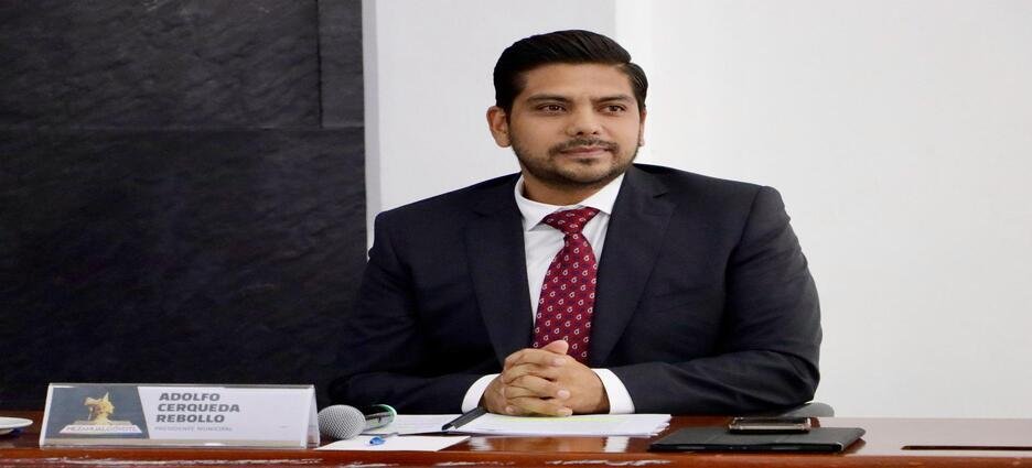 Cabildo de Neza aprueba licencia temporal al alcalde Adolfo Cerqueda