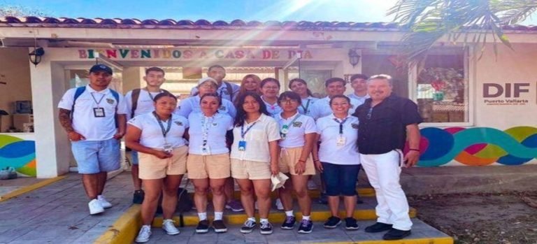 Estudiantes UAEMEX Neza realizan labor social en Puerto Vallarta