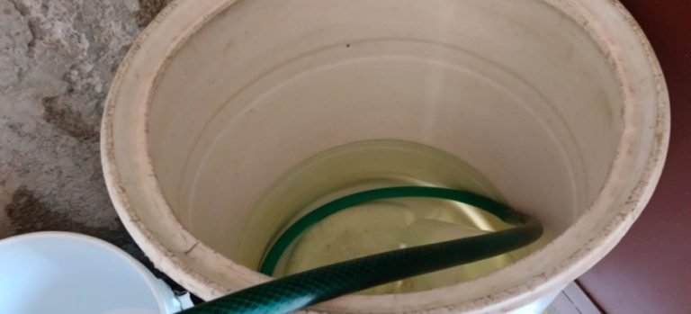 Habitantes de Neza exigen a candidatos estrategias para la falta agua potable