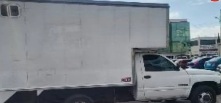 Detienen a policías estatales y civiles por robo en una bodega de Neza