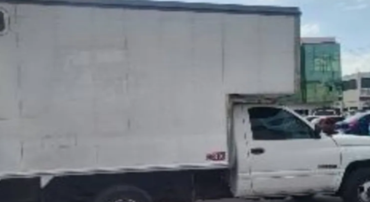 Detienen a policías estatales y civiles por robo en una bodega de Neza