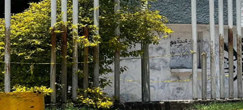 Encuentran restos humanos en parque público de Neza