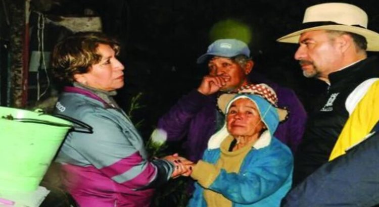 Autoridades atienden a afectados por lluvias en Neza y Chalco