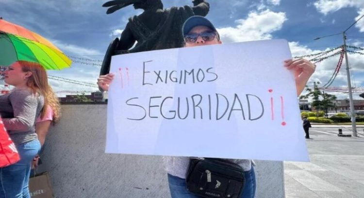 Familiares de Ayetza, exigen justicia en Neza