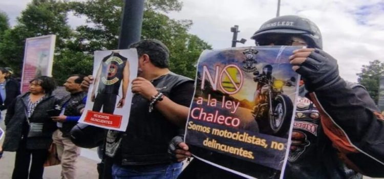 Motociclistas contra propuesta de chaleco antirreflejante en Edomex