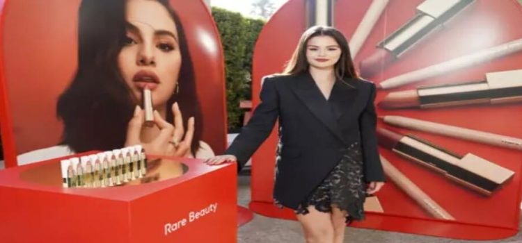Selena Gómez se convierte en billonaria por el éxito de su marca Rare Beauty Selena Gómez se convierte en billonaria por el éxito de su marca Rare Beauty