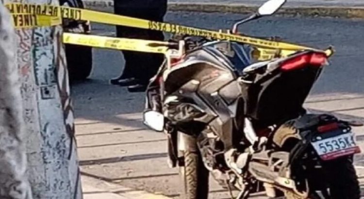 2 Motociclistas derrapan y fallecen en Nezahualcóyotl