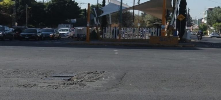 Habitantes de Neza exigen solución integral para calles dañadas