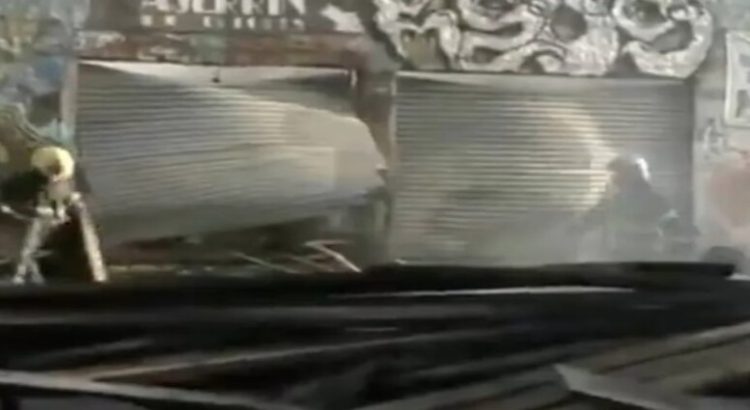 Bodega de madera se incendió debido a cortocircuito en Neza