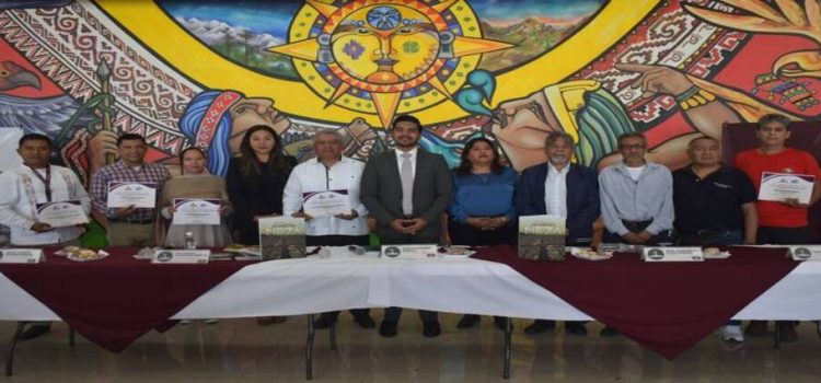 Presentan libro por los 61 años de historia de Neza