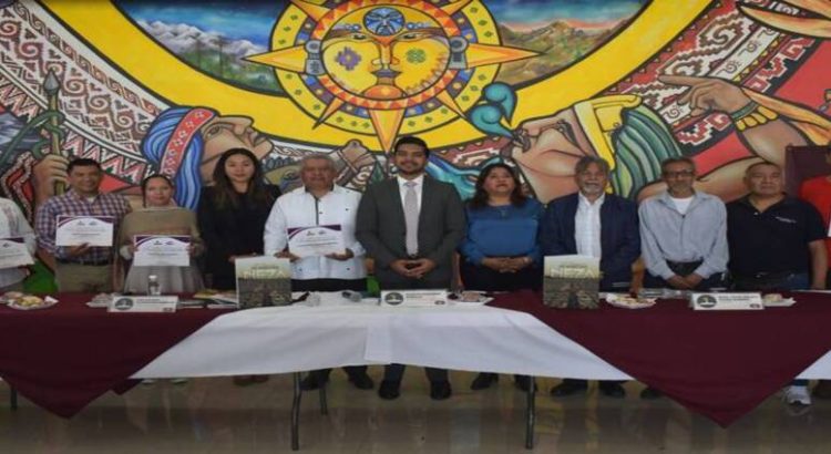 Presentan libro por los 61 años de historia de Neza